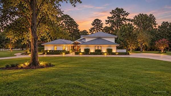 4.48 Acres of Land with Home for Sale in Lufkin, Texas