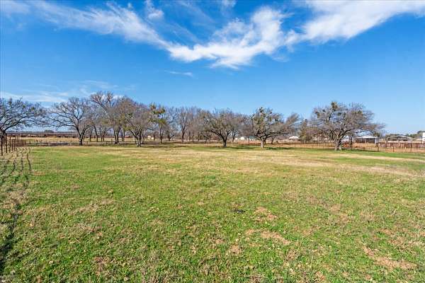 1.1 Acres of Residential Land for Sale in Springtown, Texas