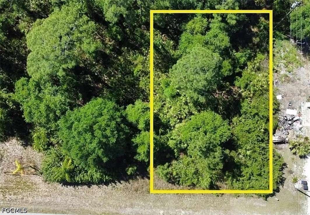 0.25 Acres of Residential Land for Sale in Lehigh Acres, Florida