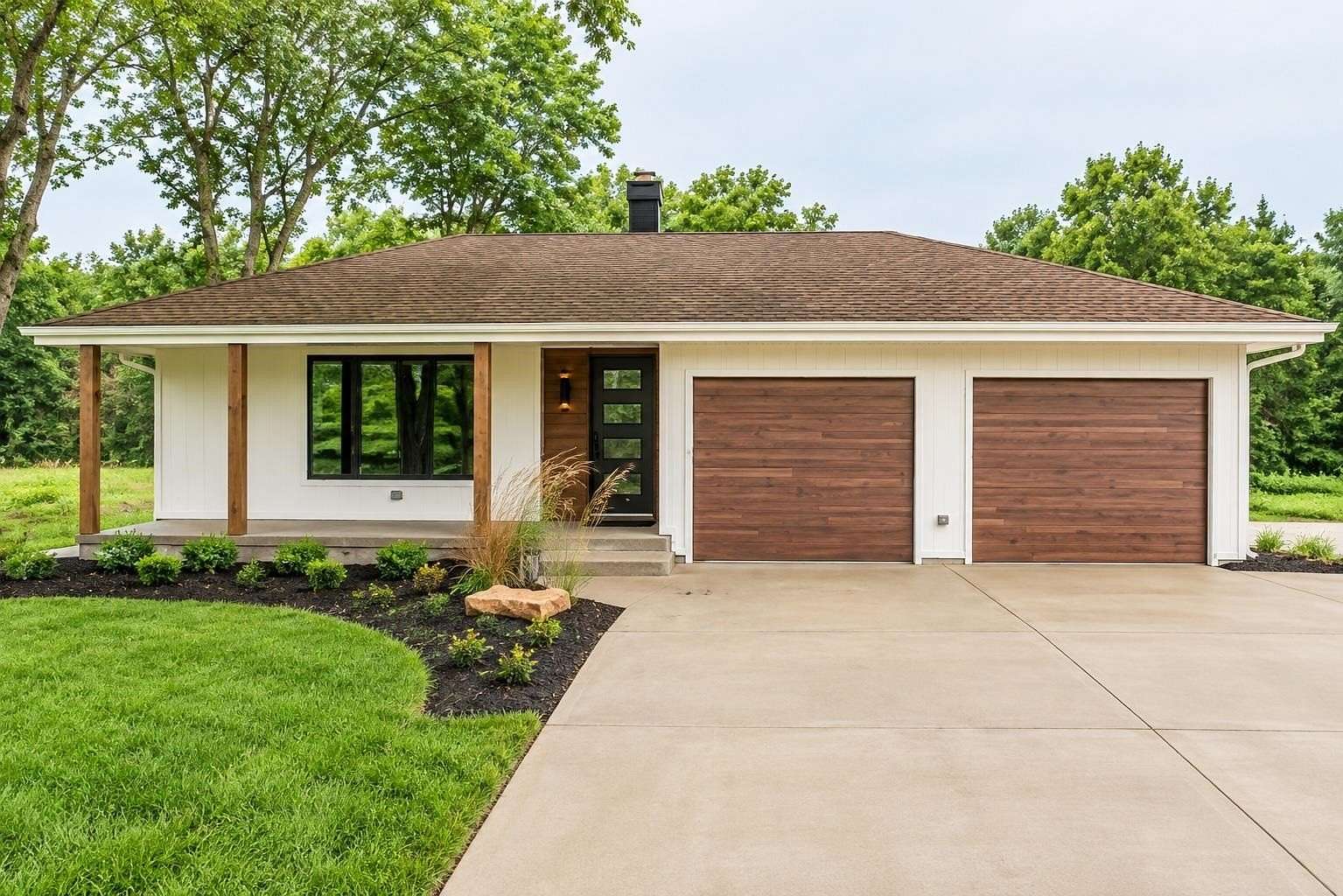 2.77 Acres of Land with Home for Sale in Sioux City, Iowa