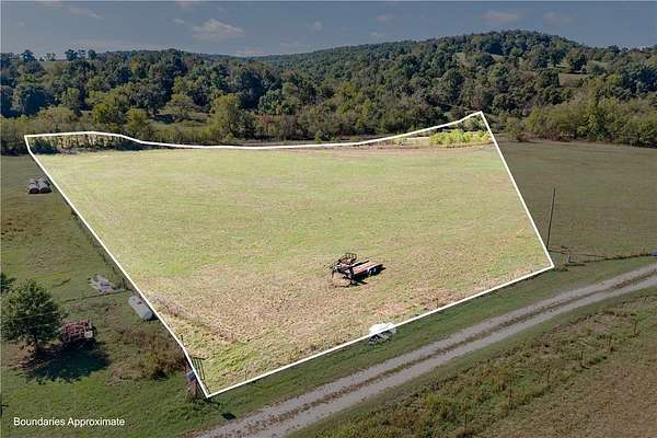 5 Acres of Residential Land for Sale in Huntsville, Arkansas