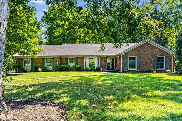 1.89 Acres of Land with Home for Sale in Hopkinsville, Kentucky