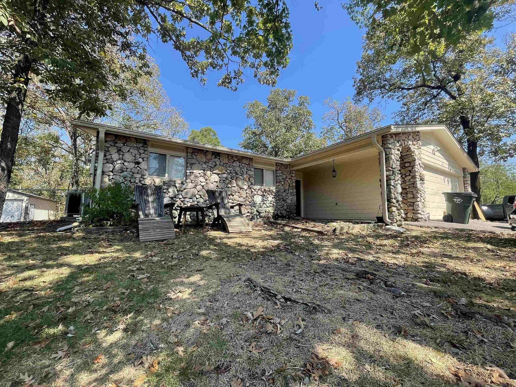 1.73 Acres of Land with Home for Sale in Hot Springs, Arkansas