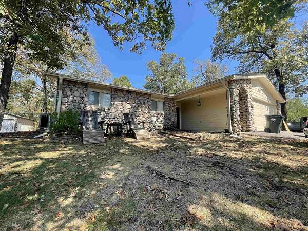 1.73 Acres of Land with Home for Sale in Hot Springs, Arkansas