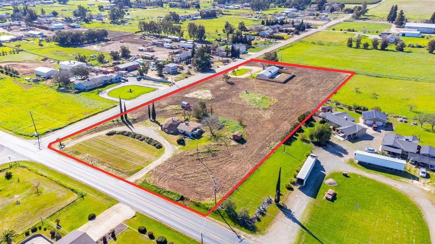 4 Acres of Land with Home for Sale in Madera, California