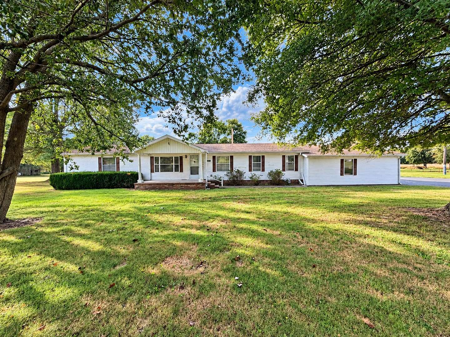 1.56 Acres of Land with Home for Sale in Metropolis, Illinois