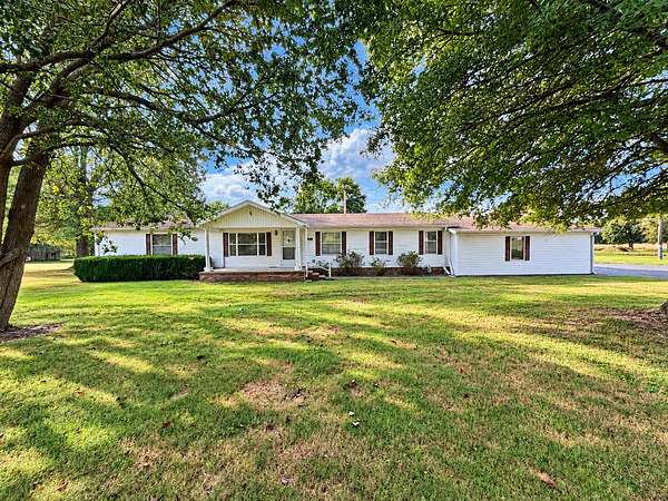 1.56 Acres of Land with Home for Sale in Metropolis, Illinois