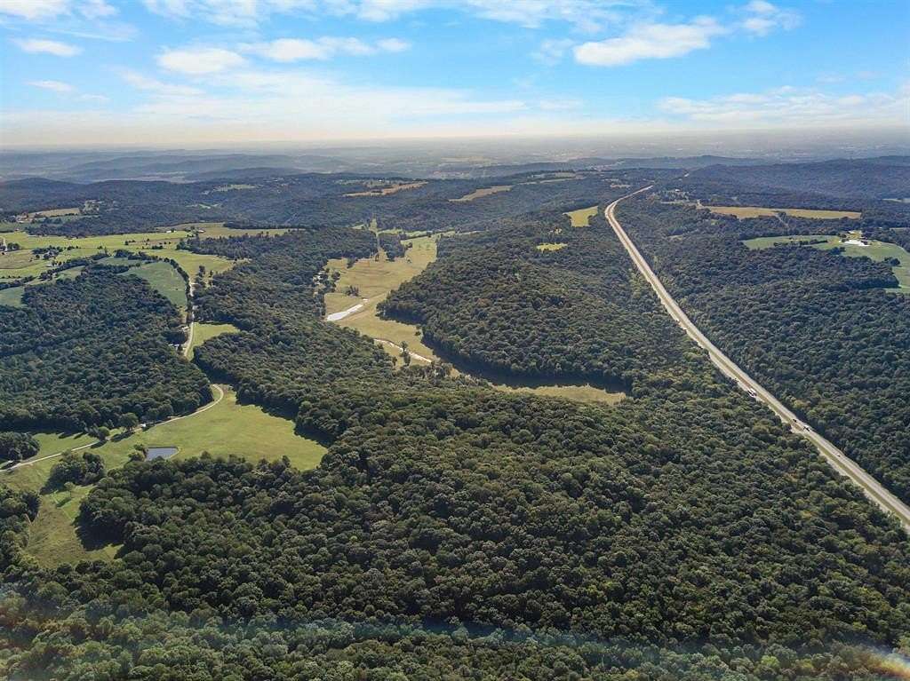 589 Acres of Recreational Land with Home for Sale in Bowling Green, Kentucky