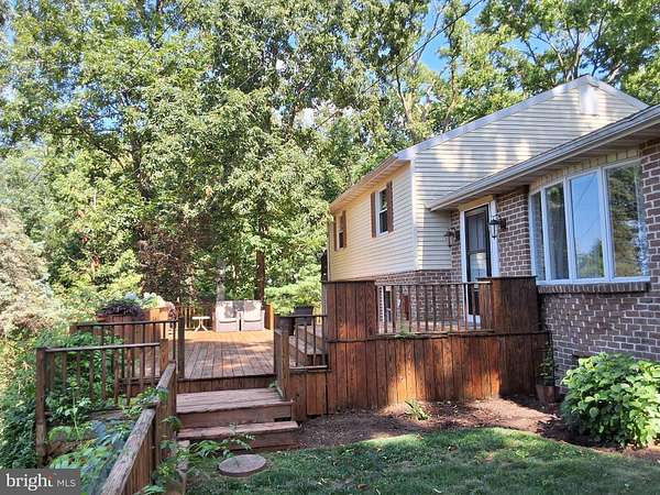 2.5 Acres of Land with Home for Lease in Ronks, Pennsylvania