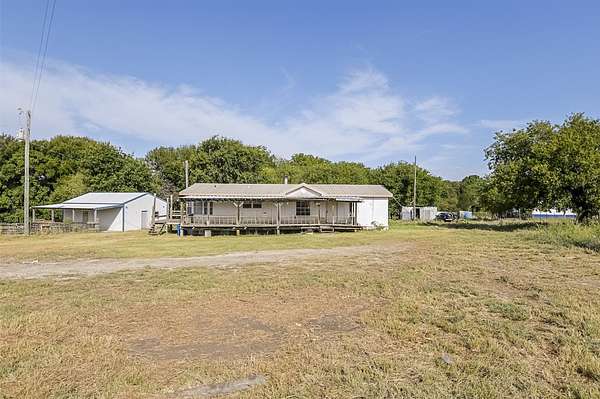 6.14 Acres of Land with Home for Sale in Hillsboro, Texas