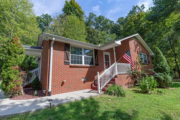 2 Acres of Land with Home for Sale in Springfield, Tennessee