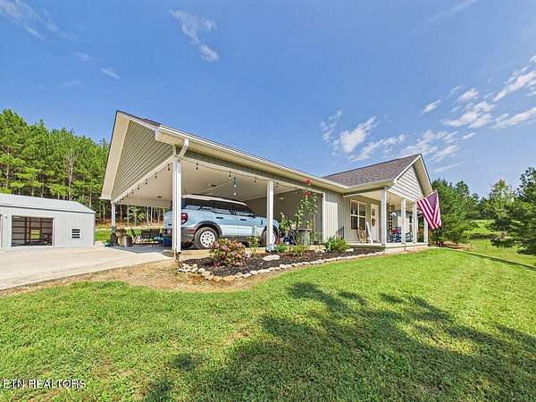5 Acres of Land with Home for Sale in Dayton, Tennessee