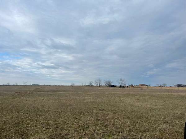 4.89 Acres of Residential Land for Sale in Wills Point, Texas