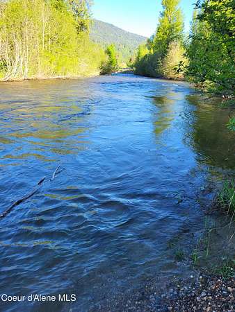 17 Acres of Land for Sale in Bonners Ferry, Idaho