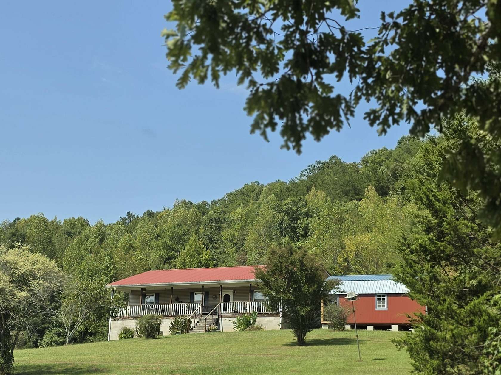 8 Acres of Land with Home for Sale in Williamsburg, Kentucky