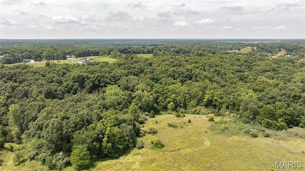 10 Acres of Land for Sale in Carlinville, Illinois