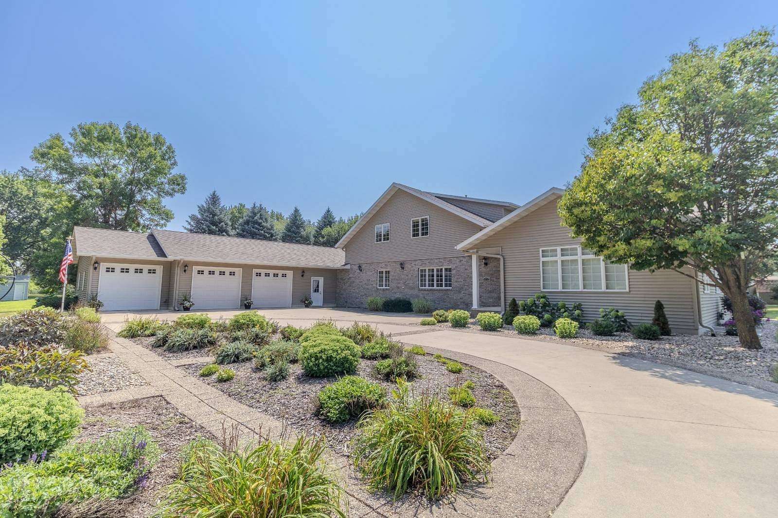 1.6 Acres of Land with Home for Sale in Jackson, Minnesota