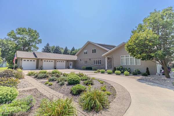 1.6 Acres of Land with Home for Sale in Jackson, Minnesota