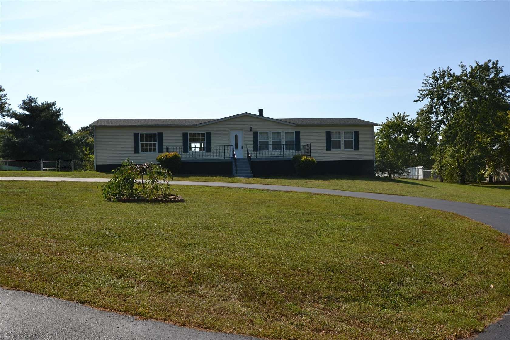 1.6 Acres of Land with Home for Sale in Mount Juliet, Tennessee