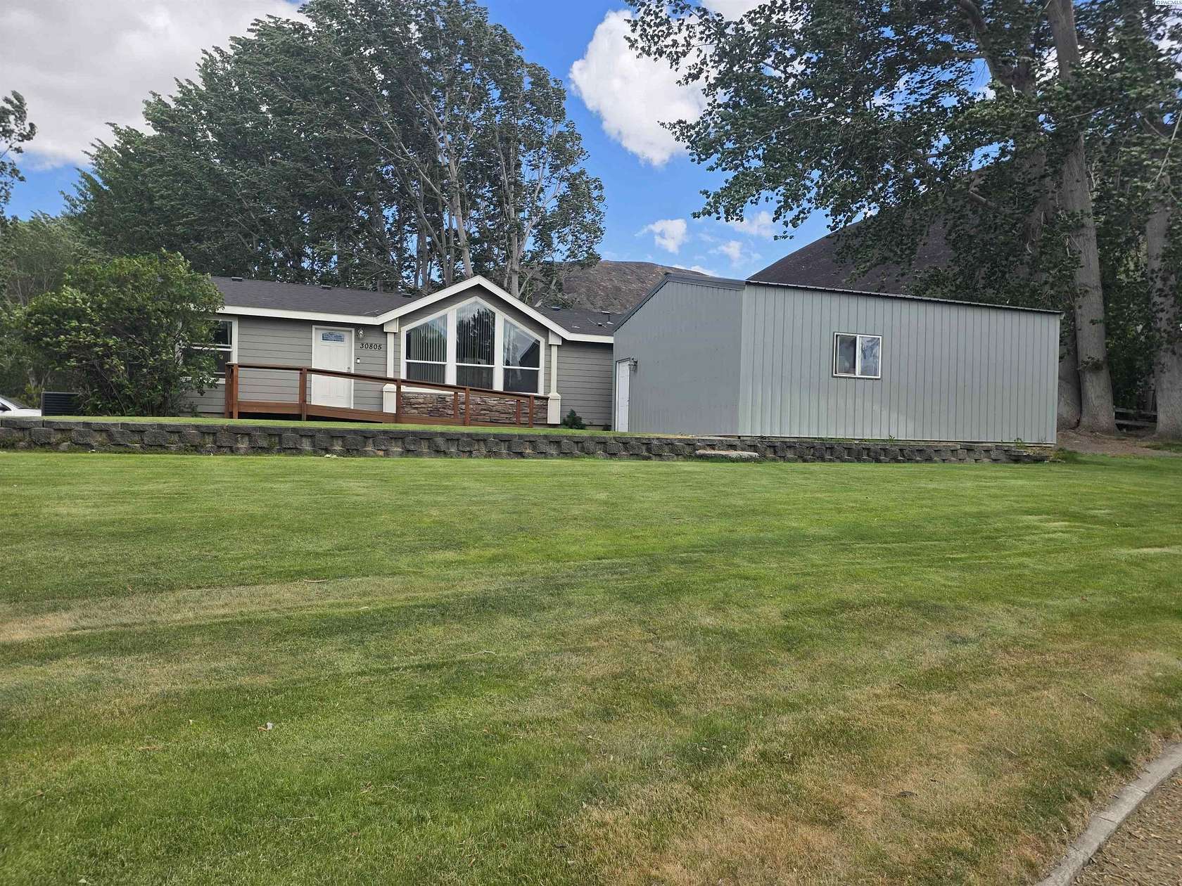 2.47 Acres of Land with Home for Sale in Kennewick, Washington