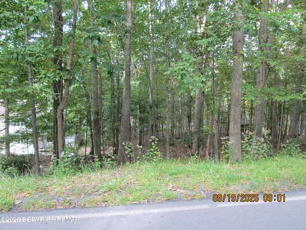 0.37 Acres of Residential Land for Sale in Bushkill, Pennsylvania