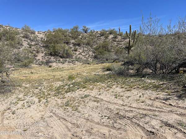 2.2 Acres of Residential Land for Sale in Morristown, Arizona