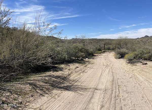 2.2 Acres of Residential Land for Sale in Morristown, Arizona