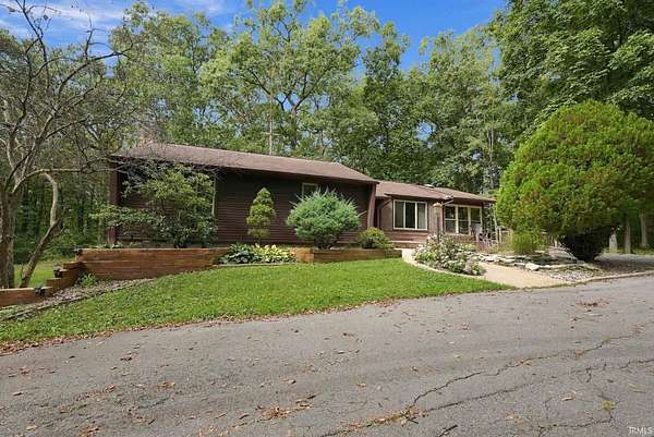 4.8 Acres of Land with Home for Sale in Fort Wayne, Indiana