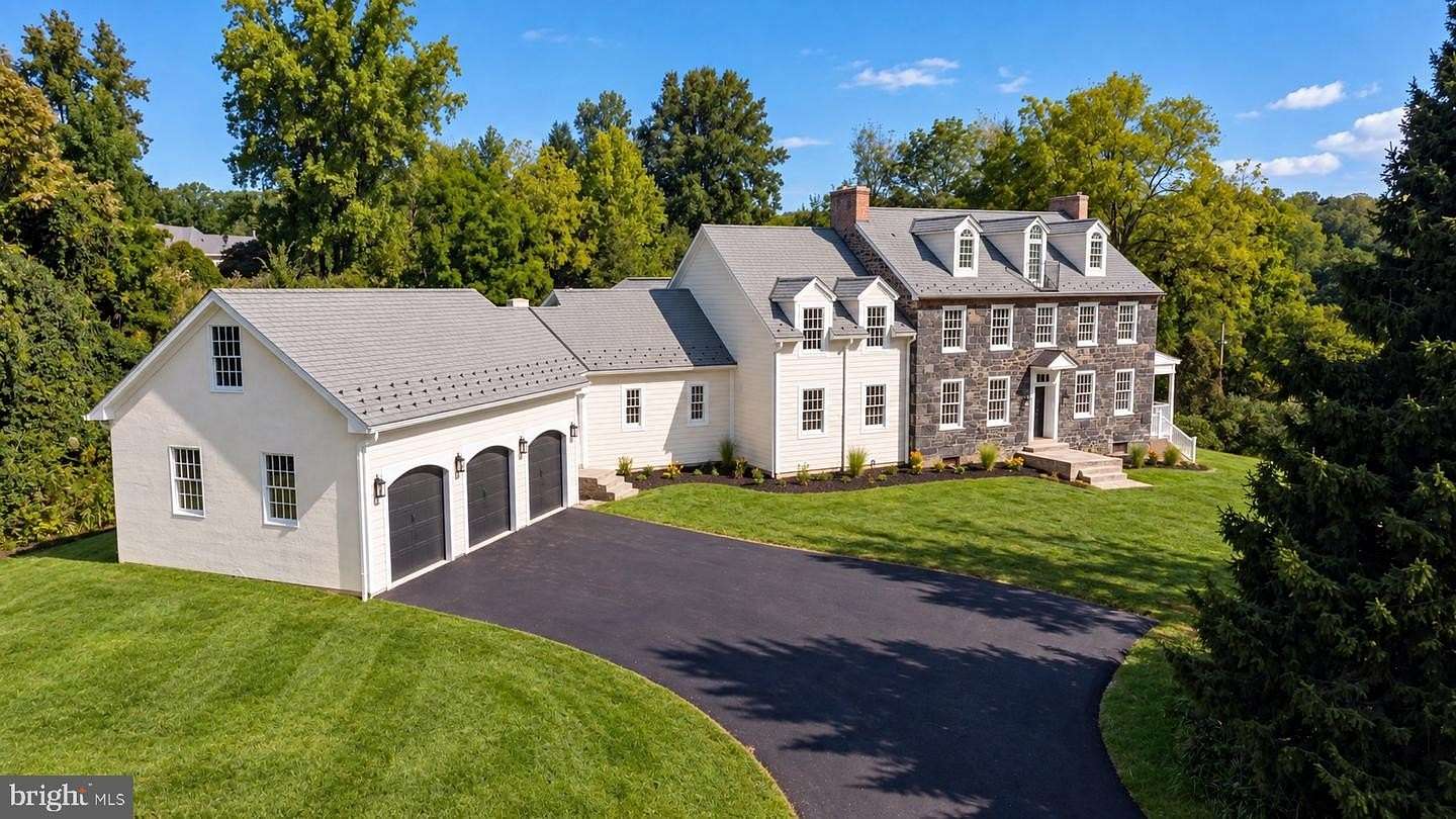 3.1 Acres of Land with Home for Sale in Kennett Square, Pennsylvania