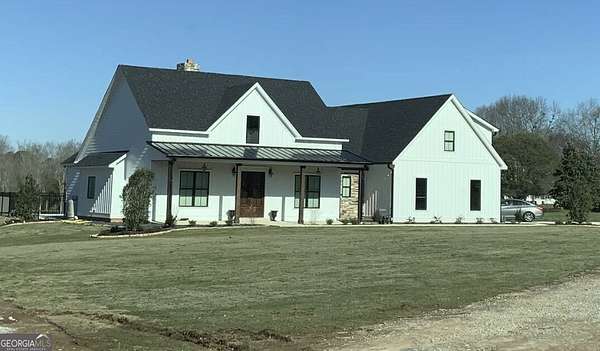 35.7 Acres of Agricultural Land with Home for Sale in Greenville, Georgia