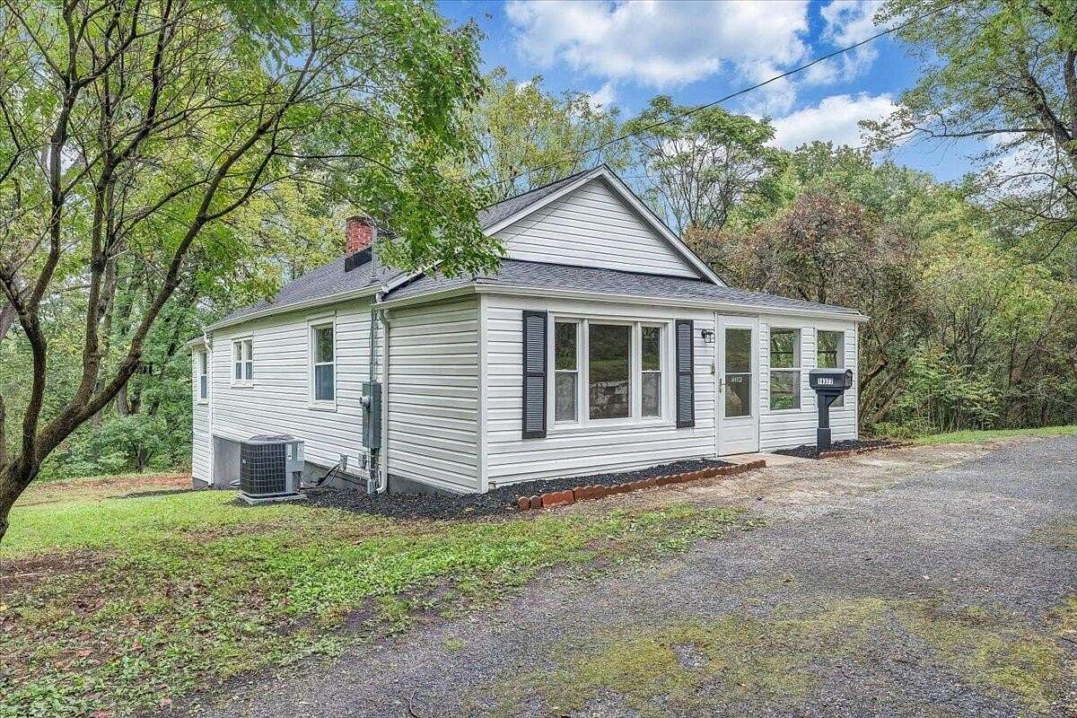5 Acres of Land with Home for Sale in Vinton, Virginia