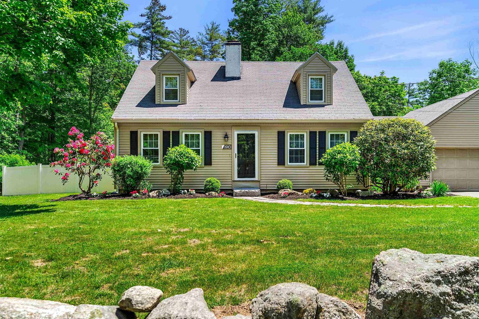 2.16 Acres of Land with Home for Sale in Bedford, New Hampshire