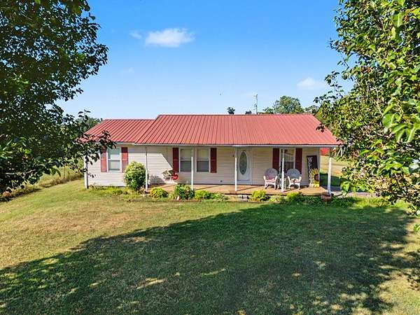40.9 Acres of Land with Home for Auction in Lafayette, Tennessee