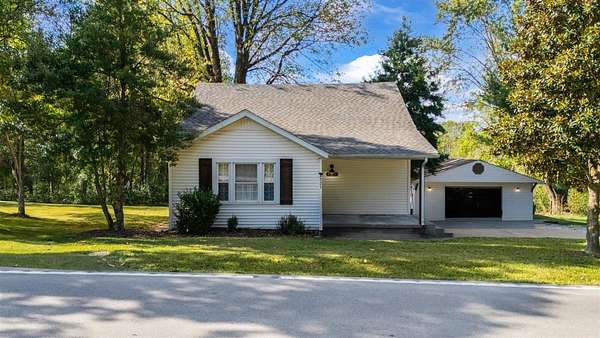 1.5 Acres of Land with Home for Sale in Brownsville, Kentucky