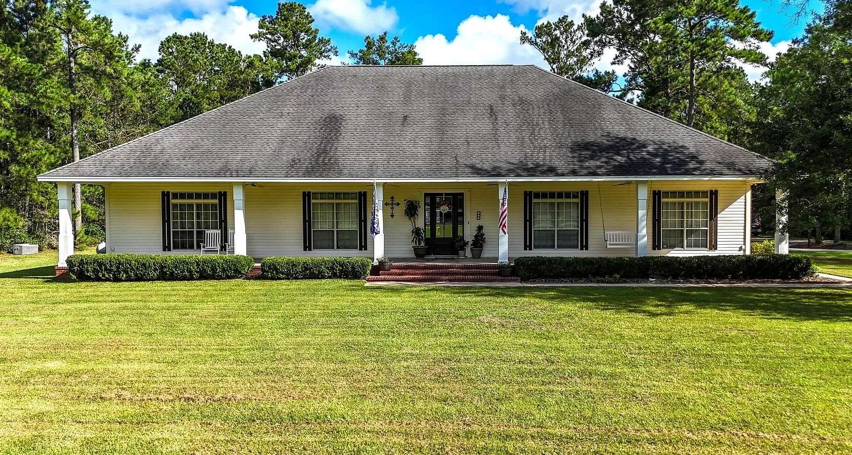 4.25 Acres of Improved Residential Land for Sale in Silsbee, Texas