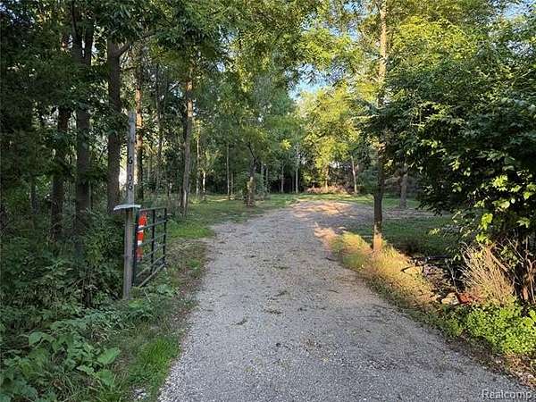 0.93 Acres of Residential Land for Sale in Flint, Michigan