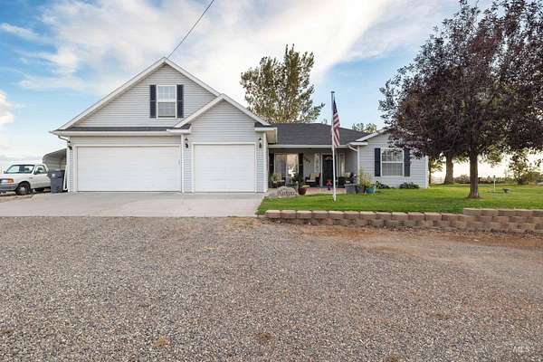 3.7 Acres of Land with Home for Sale in Jerome, Idaho