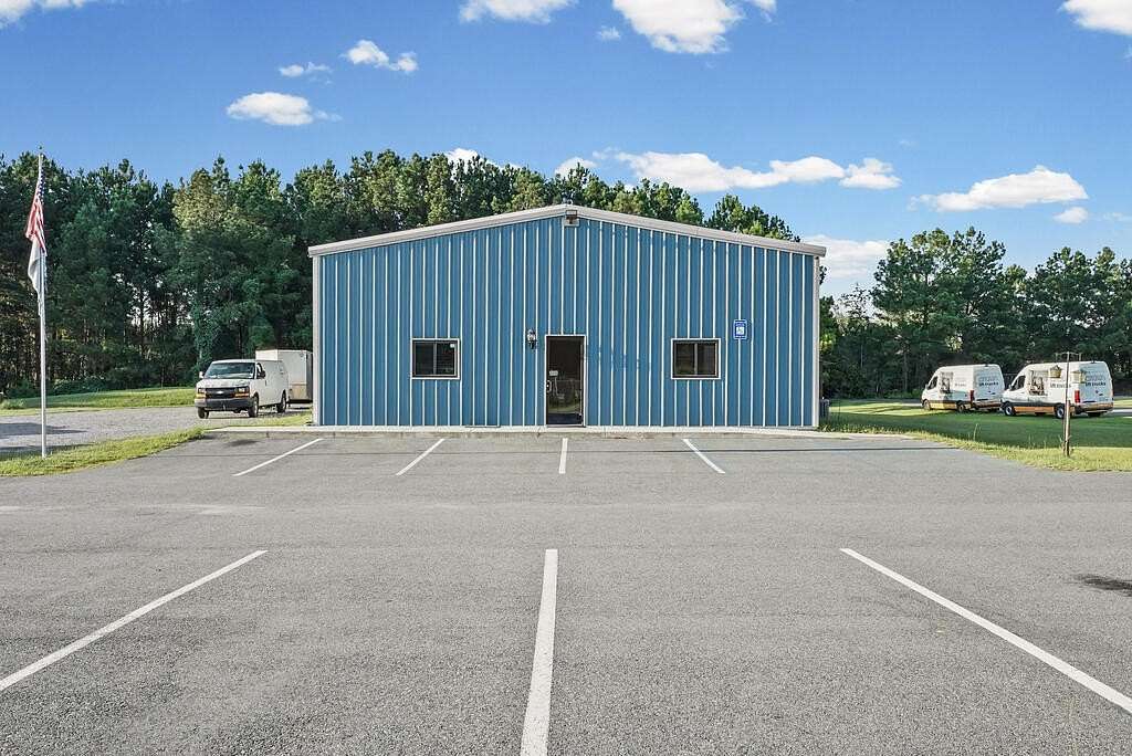 1.5 Acres of Improved Commercial Land for Sale in Tifton, Georgia
