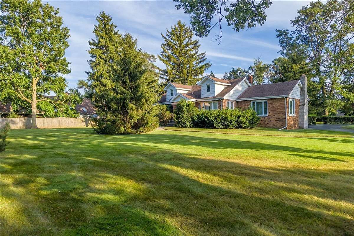 1.54 Acres of Residential Land for Sale in Willowbrook, Illinois
