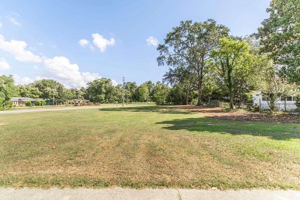 0.27 Acres of Residential Land for Sale in Hawkinsville, Georgia
