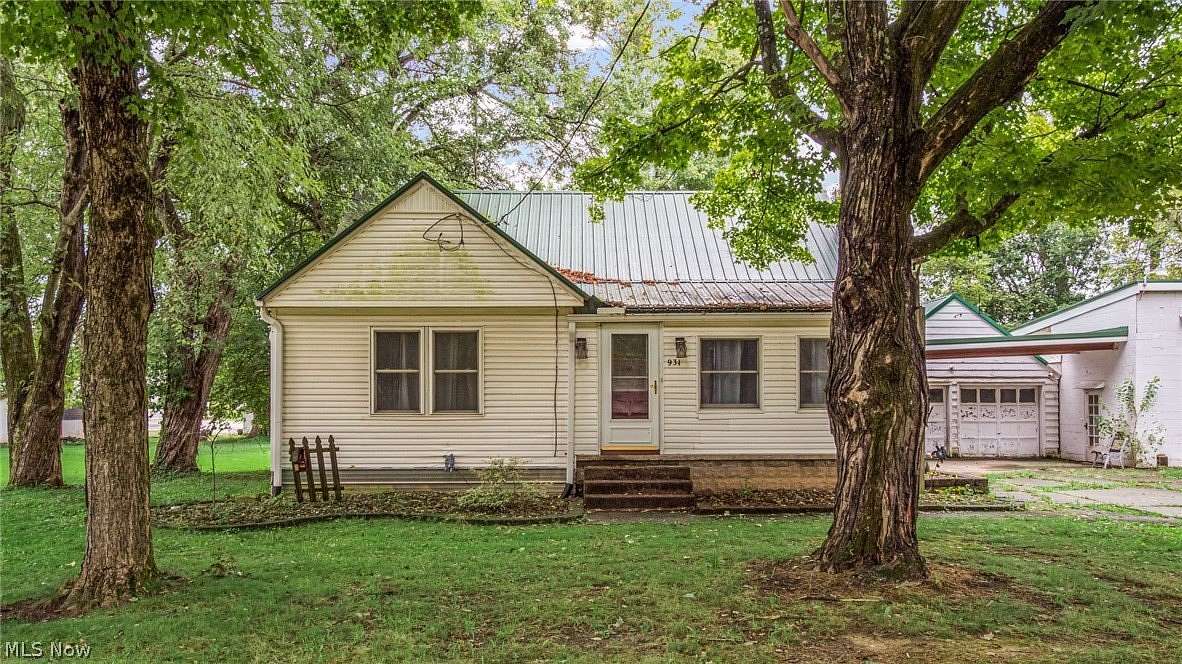 1.9 Acres of Land with Home for Sale in Zanesville, Ohio