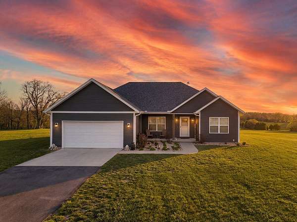 5 Acres of Land with Home for Sale in Billings, Missouri