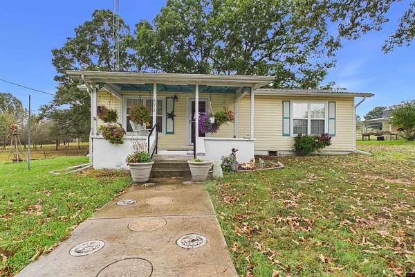 4 Acres of Land with Home for Sale in Salem, Arkansas