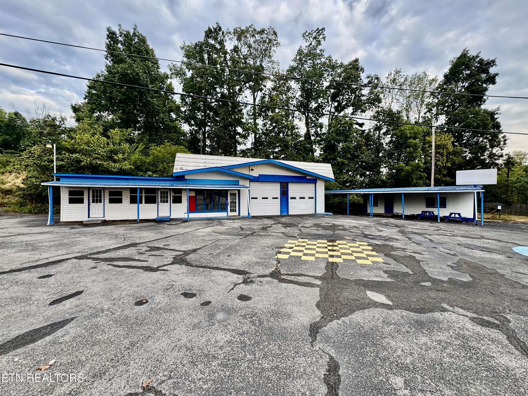 1.52 Acres of Improved Mixed-Use Land for Auction in Knoxville, Tennessee