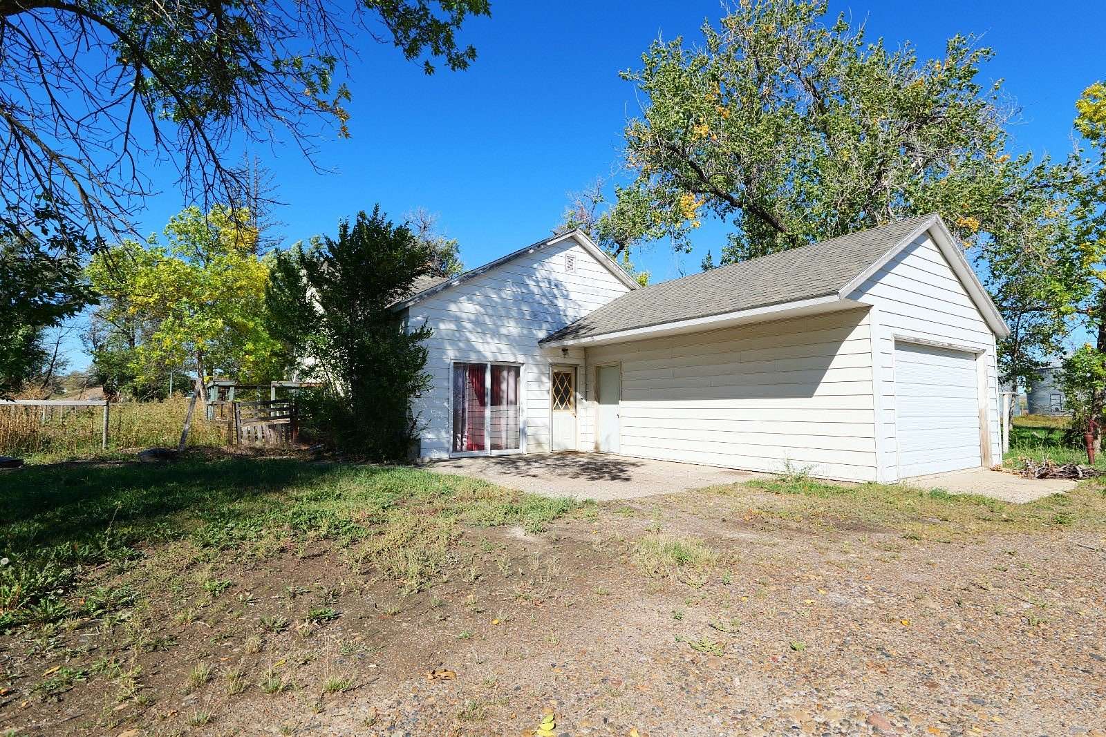 5.69 Acres of Land with Home for Sale in Savage, Montana