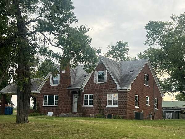 5 Acres of Land with Home for Auction in Portland, Tennessee