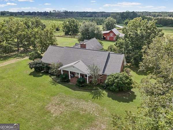 10 Acres of Improved Land for Sale in Fitzgerald, Georgia