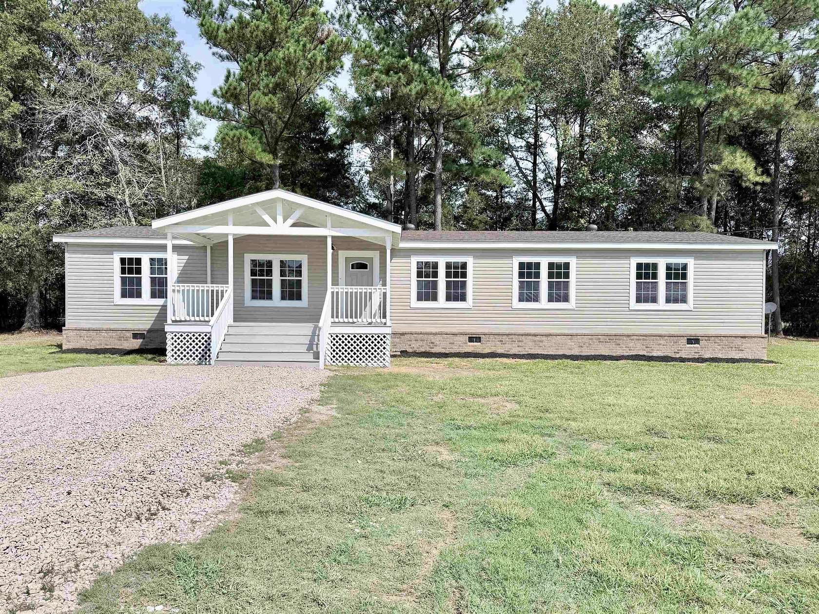 5.9 Acres of Land with Home for Sale in Moscow, Tennessee