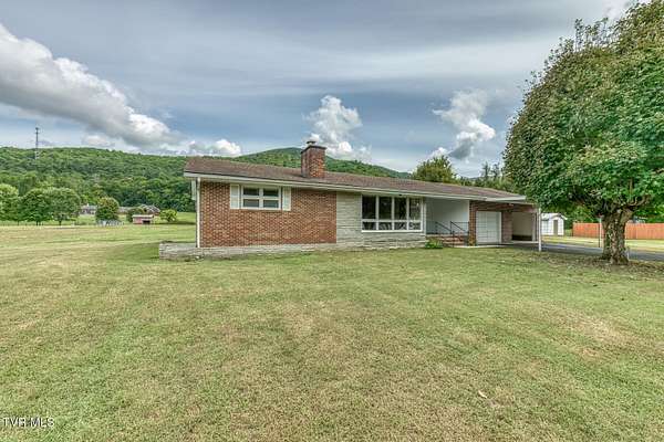 3.75 Acres of Land with Home for Lease in Hampton, Tennessee