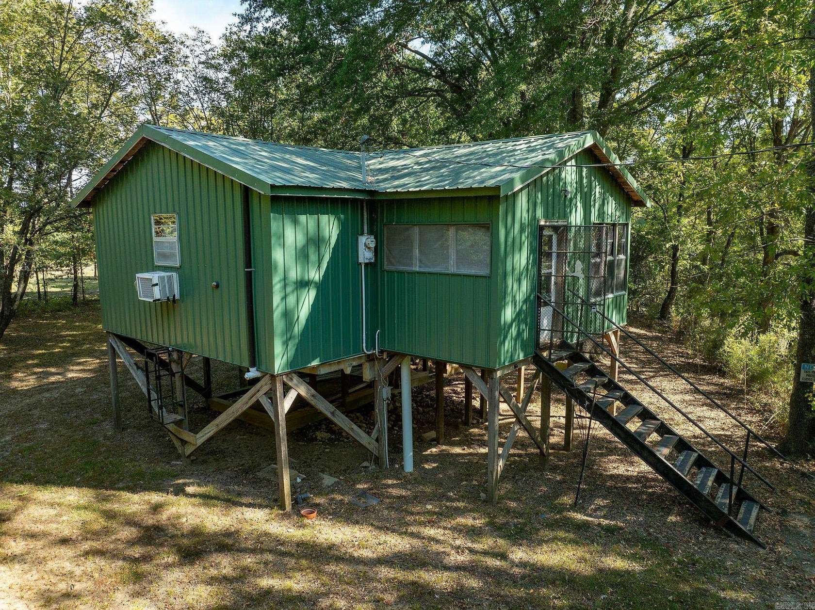 2.38 Acres of Land with Home for Sale in Augusta, Arkansas